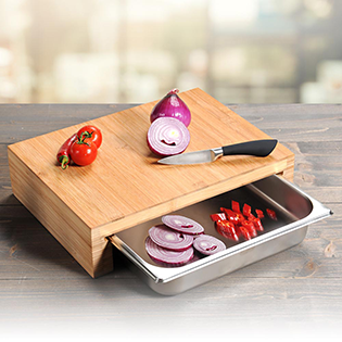 Cutting board with drip tray
