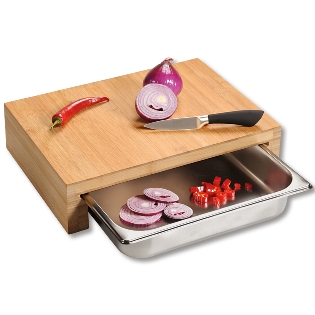 Cutting board with drip tray